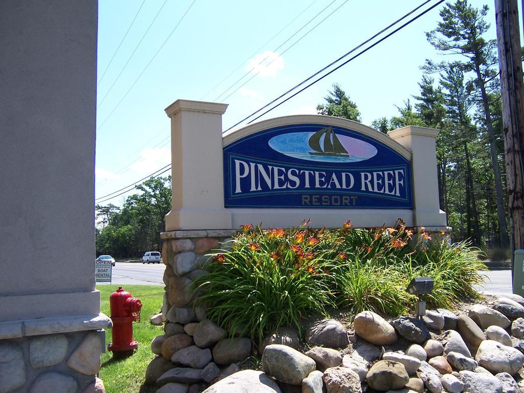Pinestead Reef Resort Traverse City Bagian luar foto