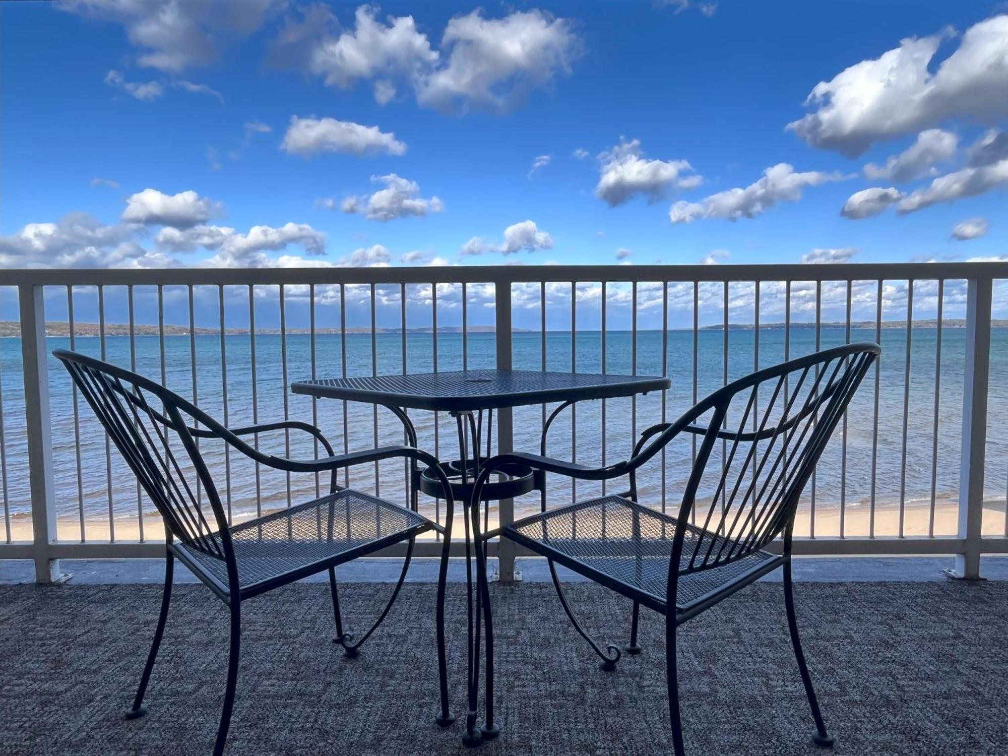 Pinestead Reef Resort Traverse City Bagian luar foto