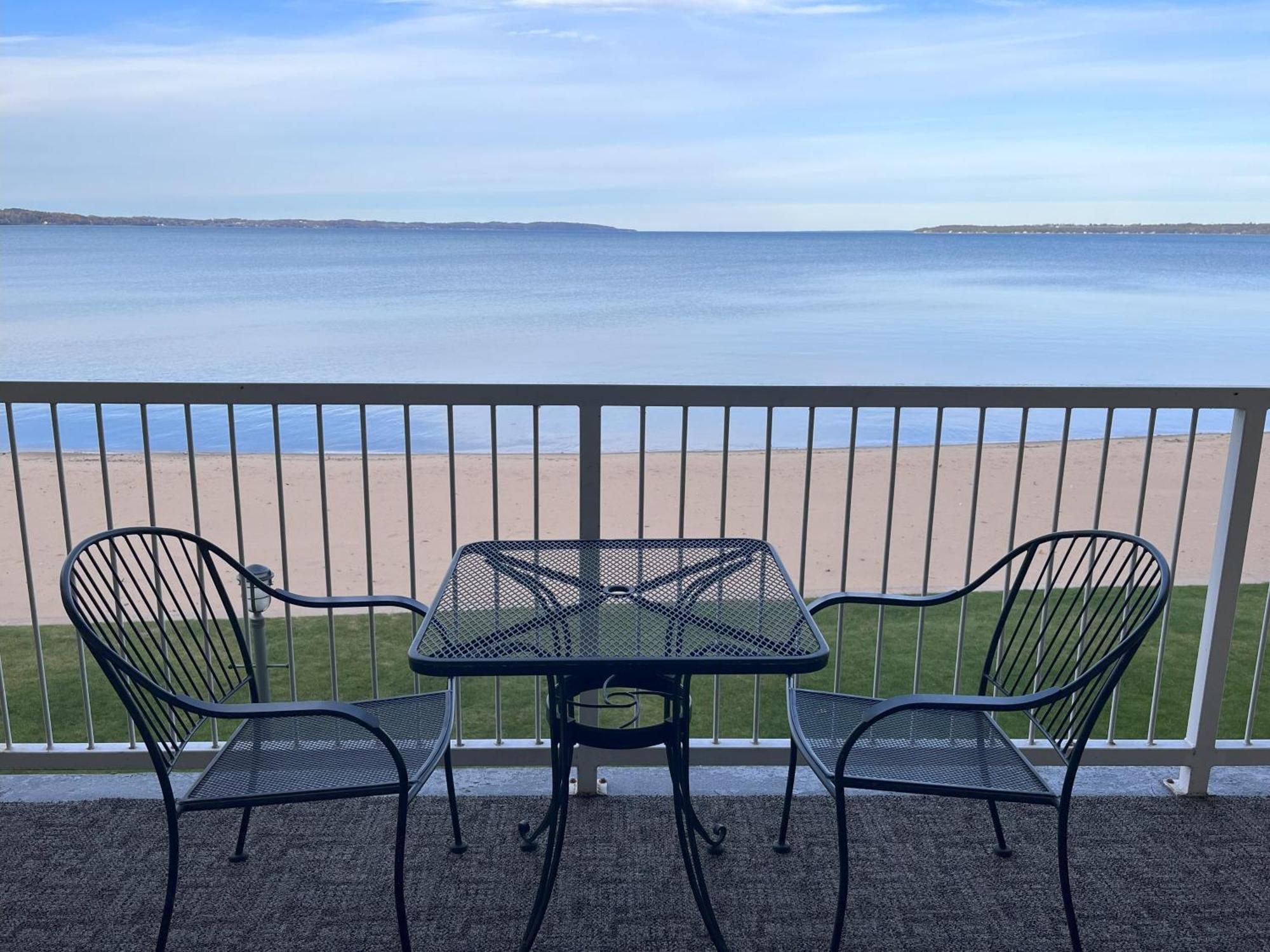 Pinestead Reef Resort Traverse City Bagian luar foto