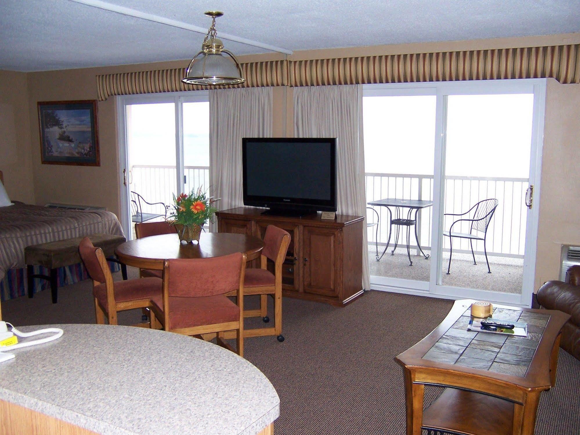 Pinestead Reef Resort Traverse City Bagian luar foto