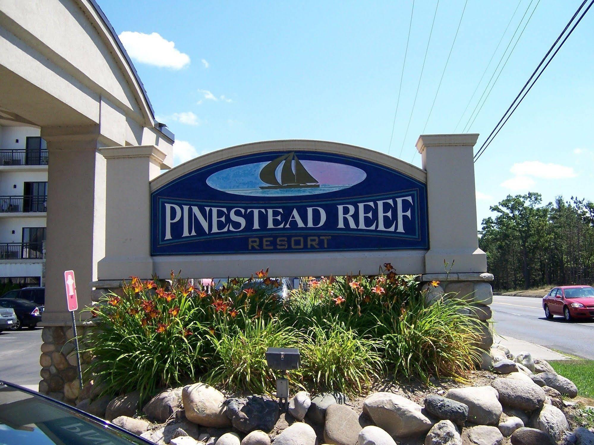 Pinestead Reef Resort Traverse City Bagian luar foto