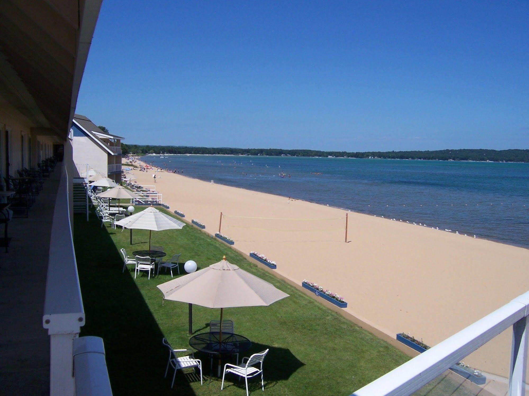 Pinestead Reef Resort Traverse City Bagian luar foto